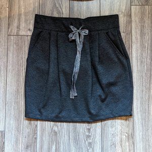 NWT (EU M) - STRADIVARIUS Mini Tulip Skirt